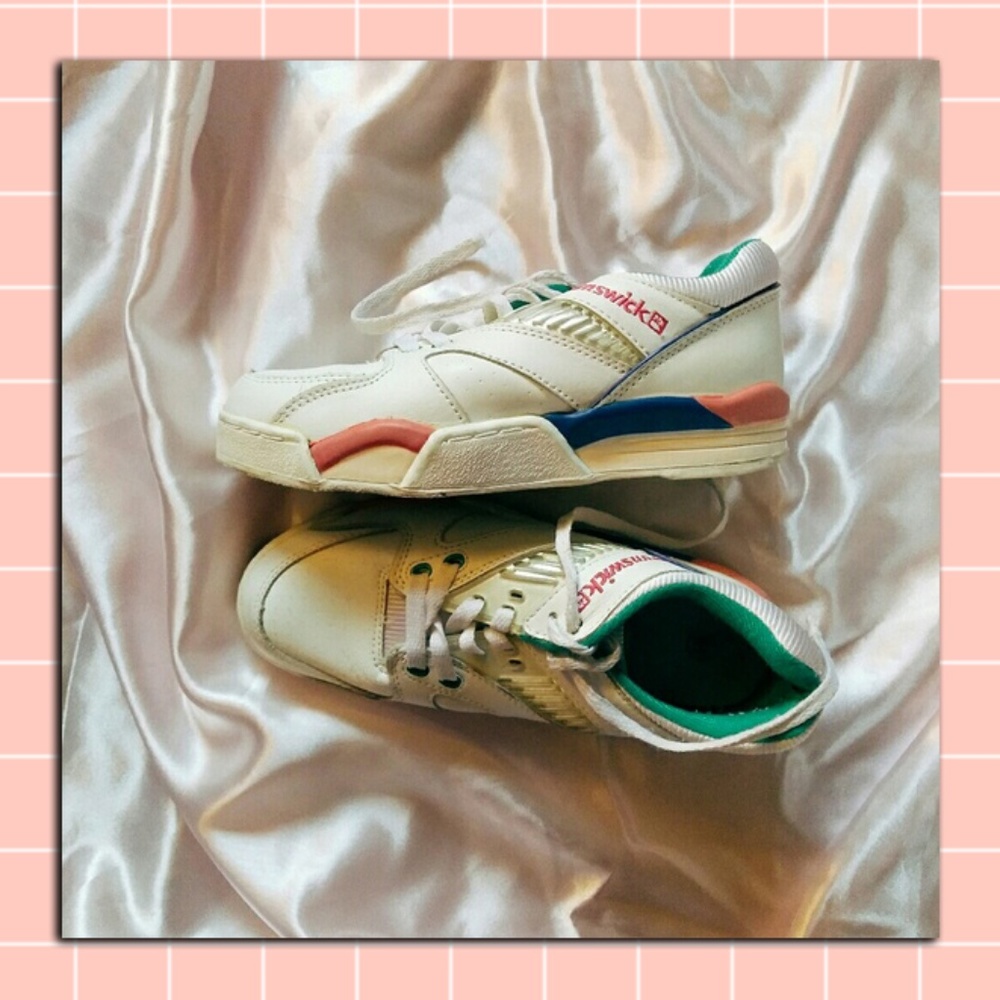 VINTAGE 1980s pastel brunswick tennis shoes